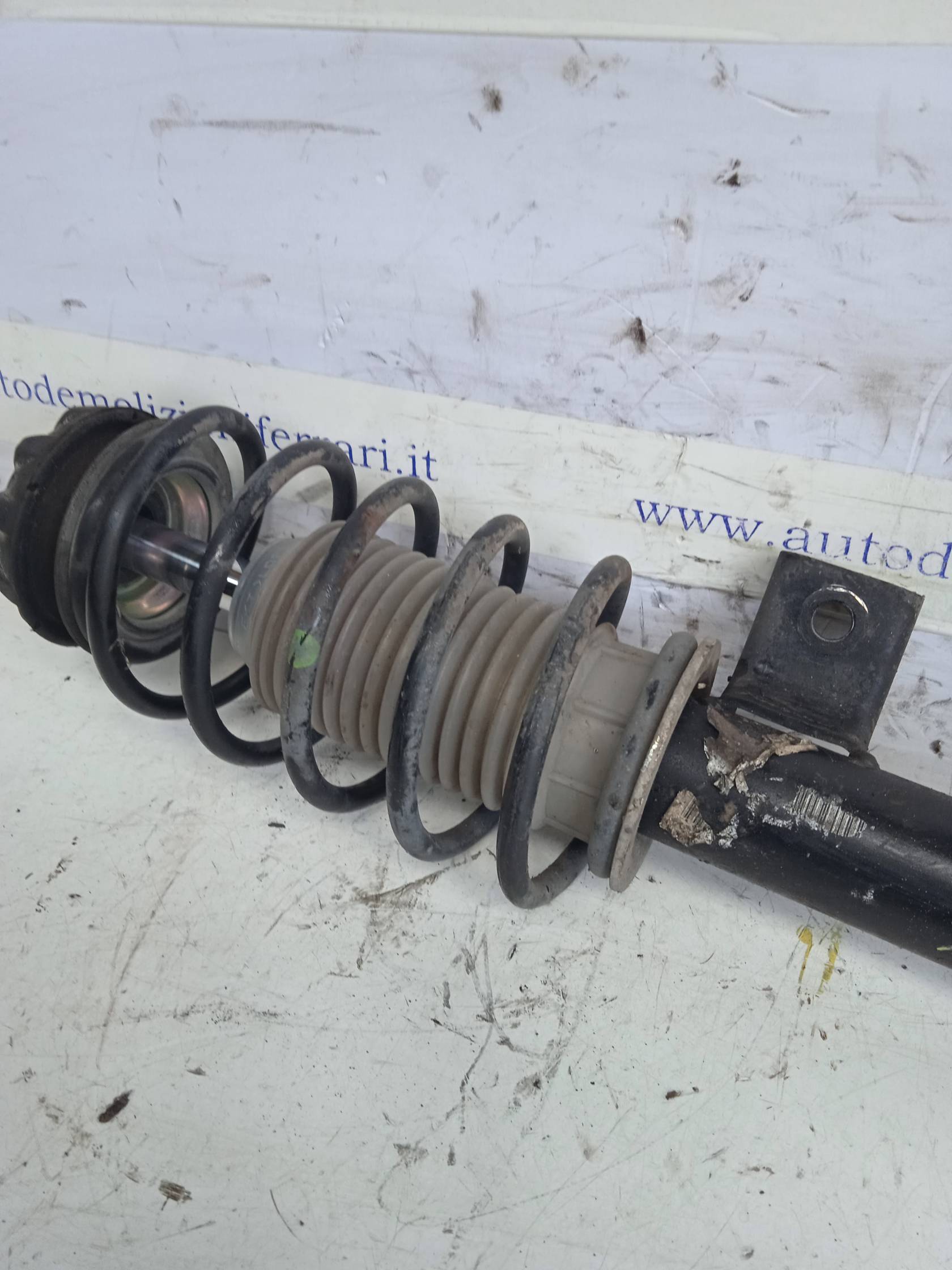 Ammortizzatore ant. dx.